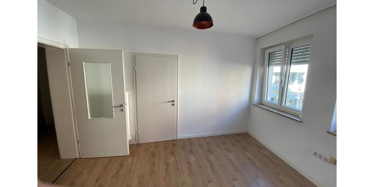 Etagenwohnung Schwebheim - 3 Zimmer, 93 m&sup2;, 950&euro; | Angebot:26561789