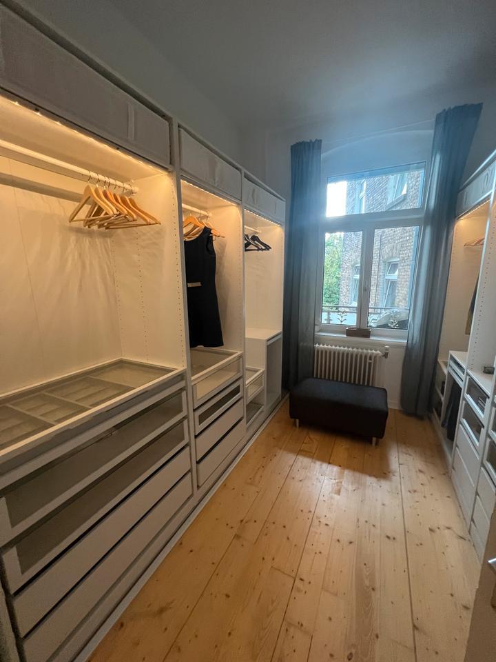 Helle 100qm Altbauwohnung mit 4 Zimmern und 3,5m Decken zimmer
