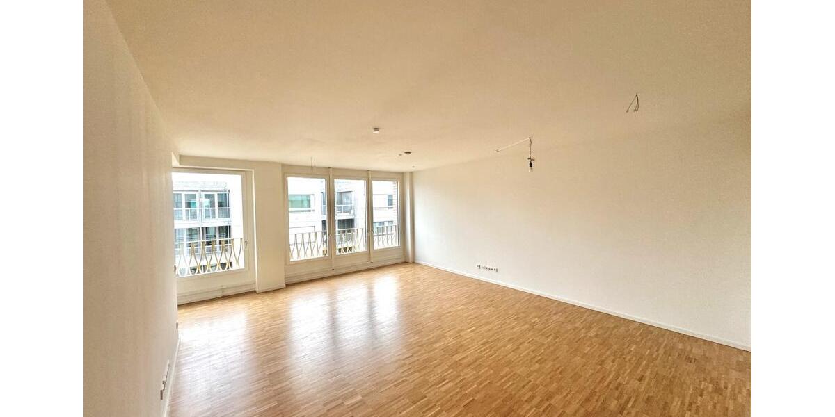 Etagenwohnung Berlin Mitte - 3 Zimmer, 87 m&sup2;, 2.526&euro; | Angebot:26602576