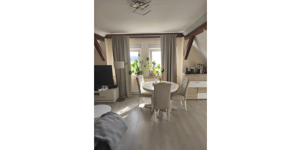 Heringen-Widdershausen, 2 ZKB im DG + Balkon - Dachgeschoßwohnung Heringen (Werra) Widdershausen | Angebot:26179802