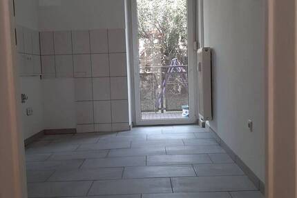 Schöne 3- Zi-Whg. -Hochparterre - Balkon -90489 Nürnberg