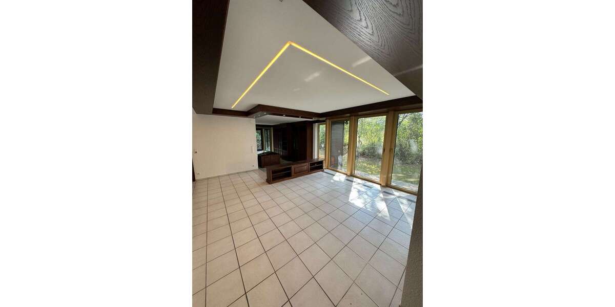 Etagenwohnung Stuttgart Stammheim - 4 Zimmer, 240 m&sup2;, 2.800&euro; | Angebot:27294097