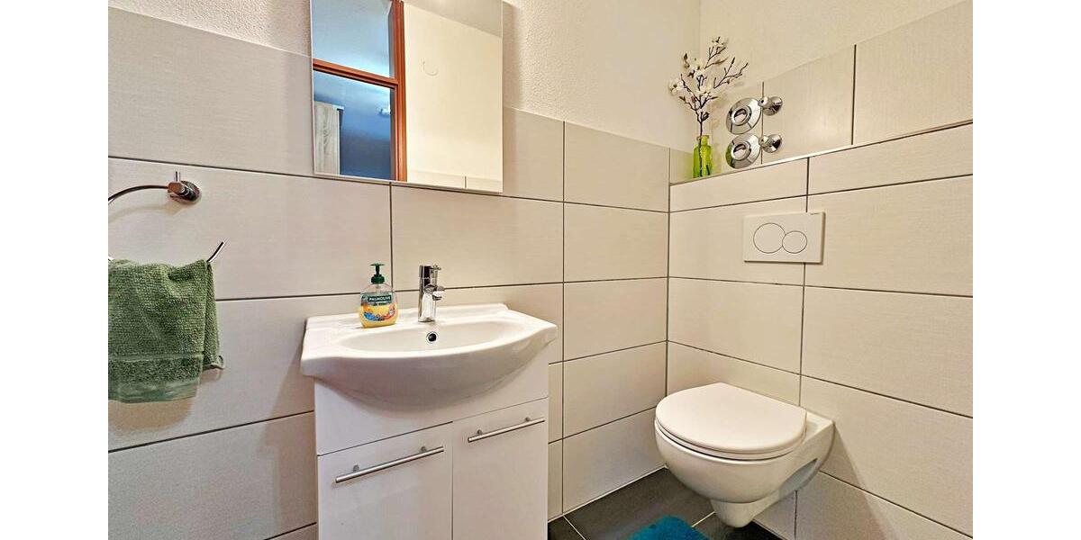 Etagenwohnung Neuenbürg - 3 Zimmer, 100 m&sup2;, 1.100&euro; | Angebot:24441201