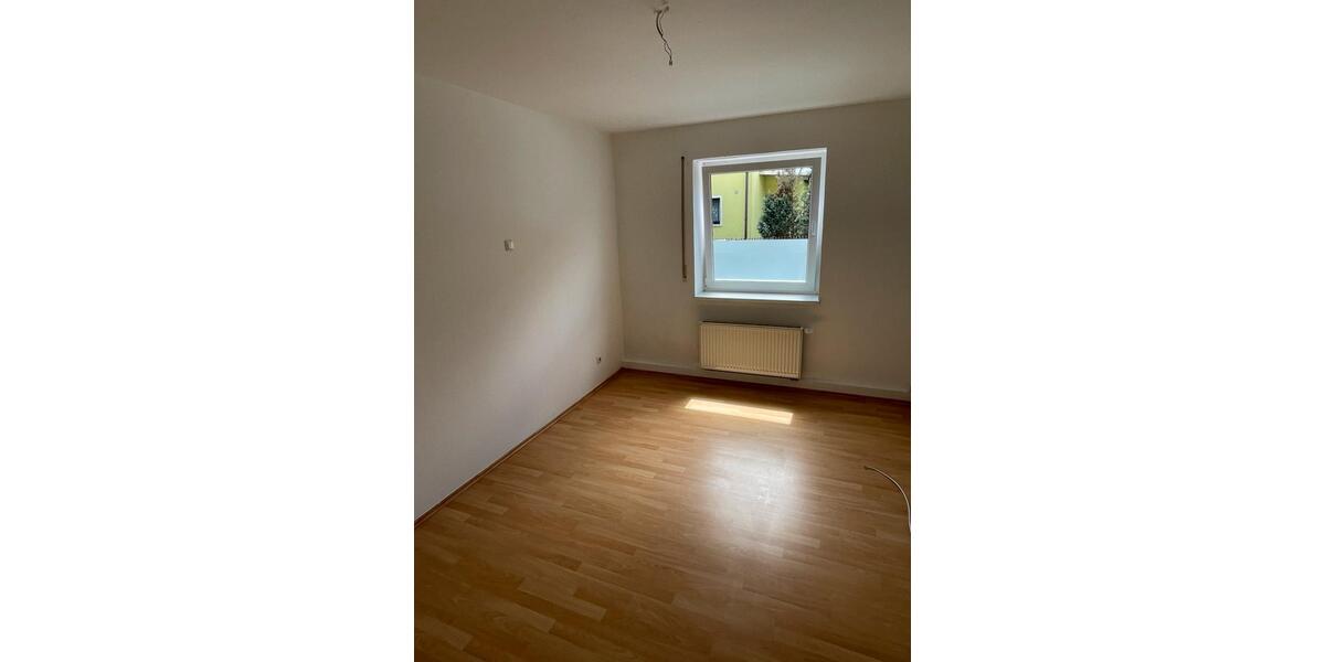 Erdgeschoßwohnung Veitsbronn - 3 Zimmer, 98 m&sup2;, 690&euro; | Angebot:24655157