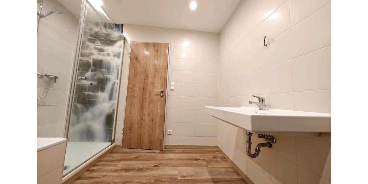 Etagenwohnung Sinzing - 3.5 Zimmer, 104 m&sup2;, 1.200&euro; | Angebot:24465484