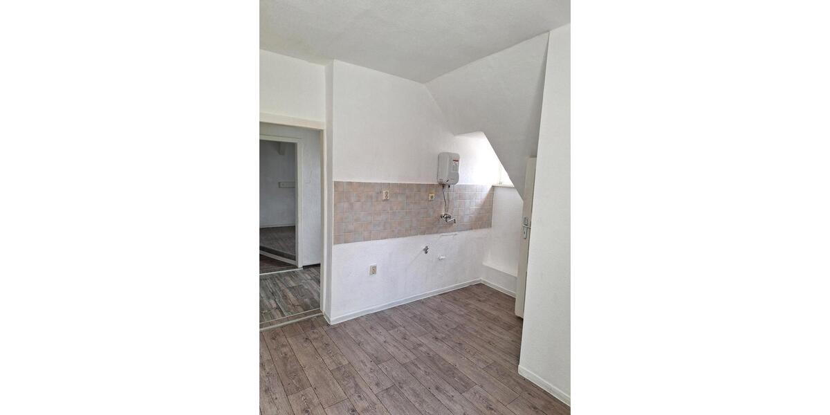 Dachgeschoßwohnung Allstedt - 4 Zimmer, 600&euro; | Angebot:21659156