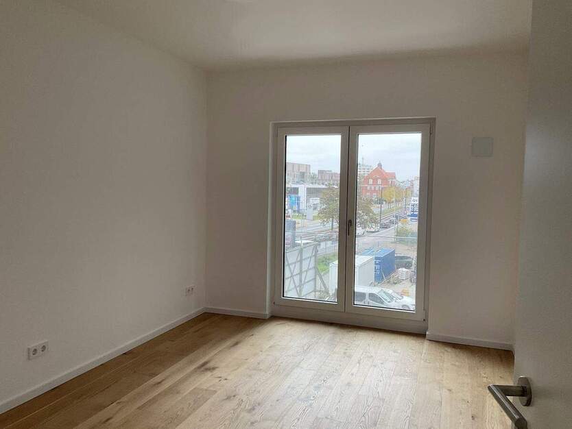 Achtung nur mit WBS!! Neubauwohnung mit Loggia, guter Schnitt, Parkett, Tageslichtbad, Aufzug 3 zimmer