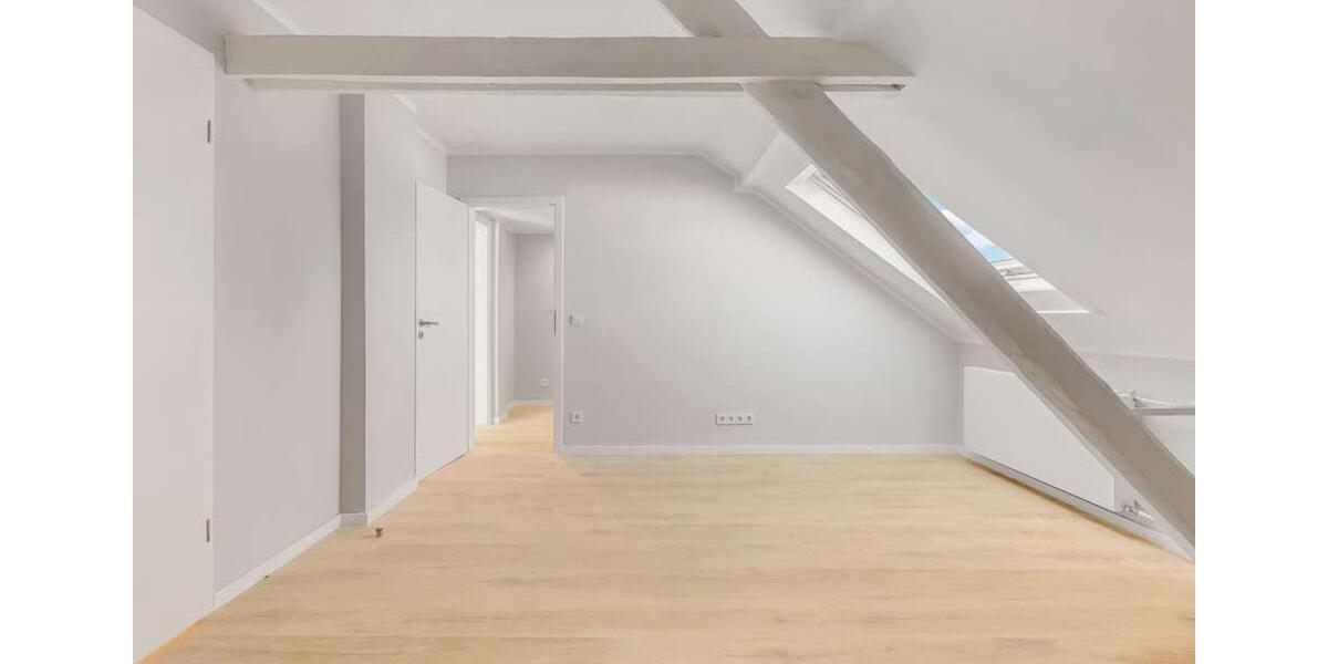 1 freies Zimmer in Krefeld 3er-WG in kernsanierter Wohnung mit EBK 1 zimmer