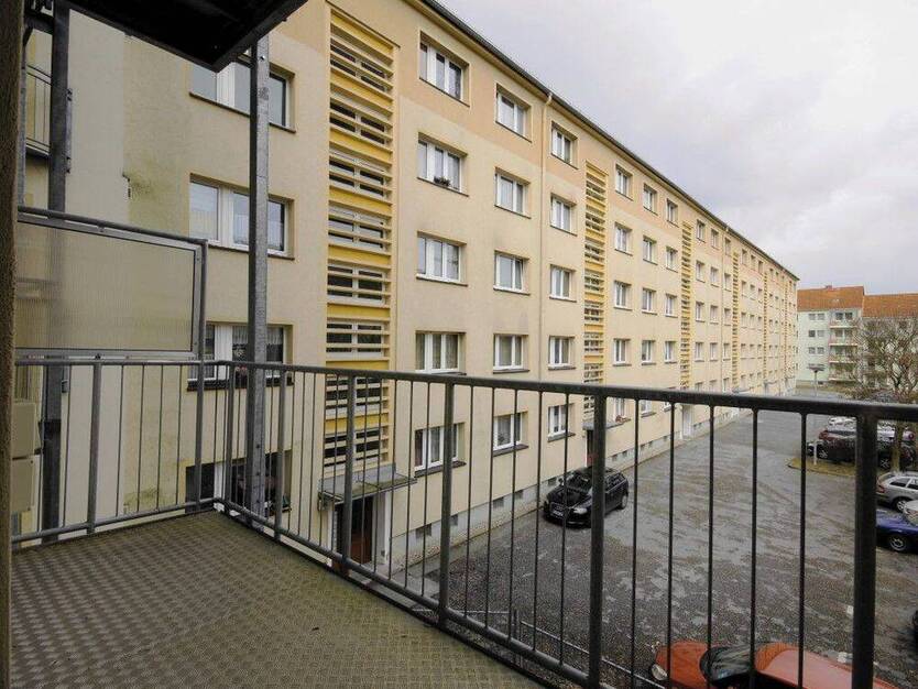 2,5 Zimmer plus ArbeitsZimmer - 1.OG mit Balkon - modernes BadeZimmer - zur Miete in Plauen