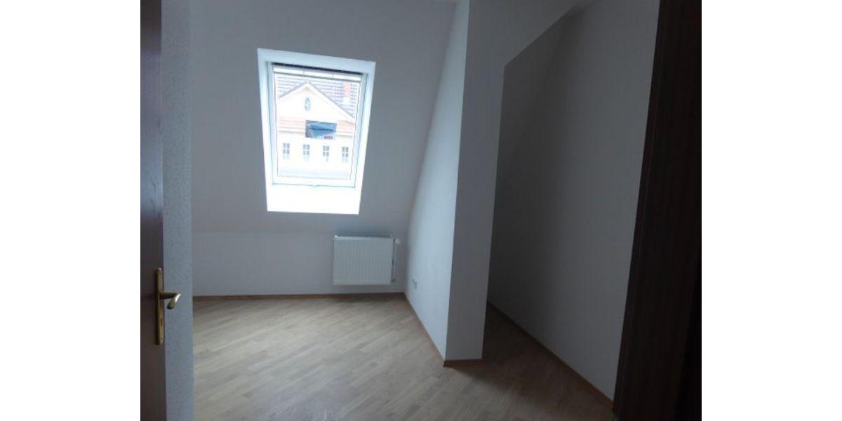 Dachgeschoßwohnung Berlin Spandau - 3 Zimmer, 80 m&sup2;, 1.274&euro; | Angebot:26690102