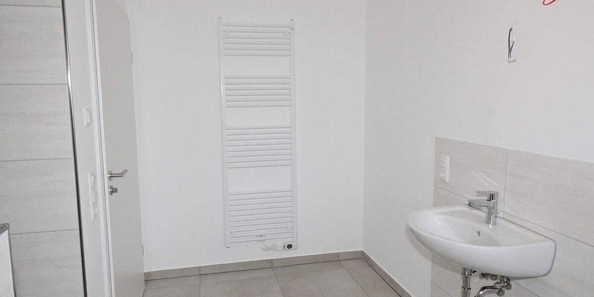 Etagenwohnung Esens - 3 Zimmer, 90 m&sup2;, 990&euro; | Angebot:24790988