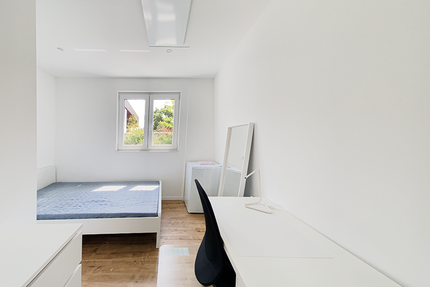 Wohnung zum Mieten in Zuffenhausen-Mitte 440 € 11 m²
