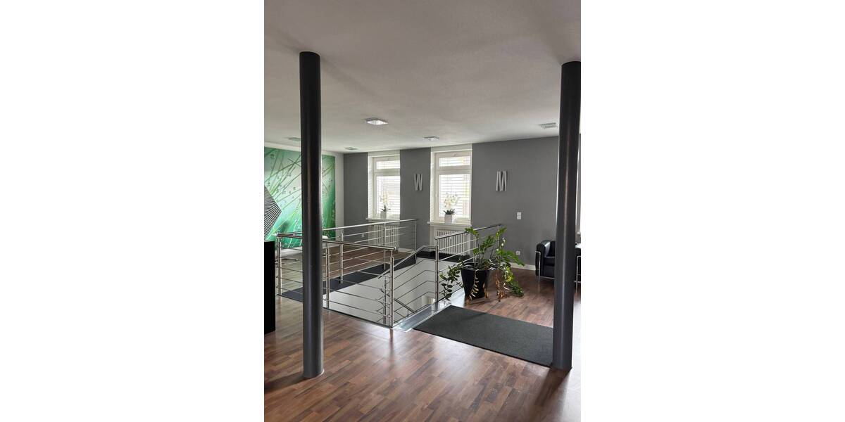 Gewerbeobjekt Kitzingen - 1 Zimmer, 374 m&sup2;, 2.500&euro; | Angebot:25748429