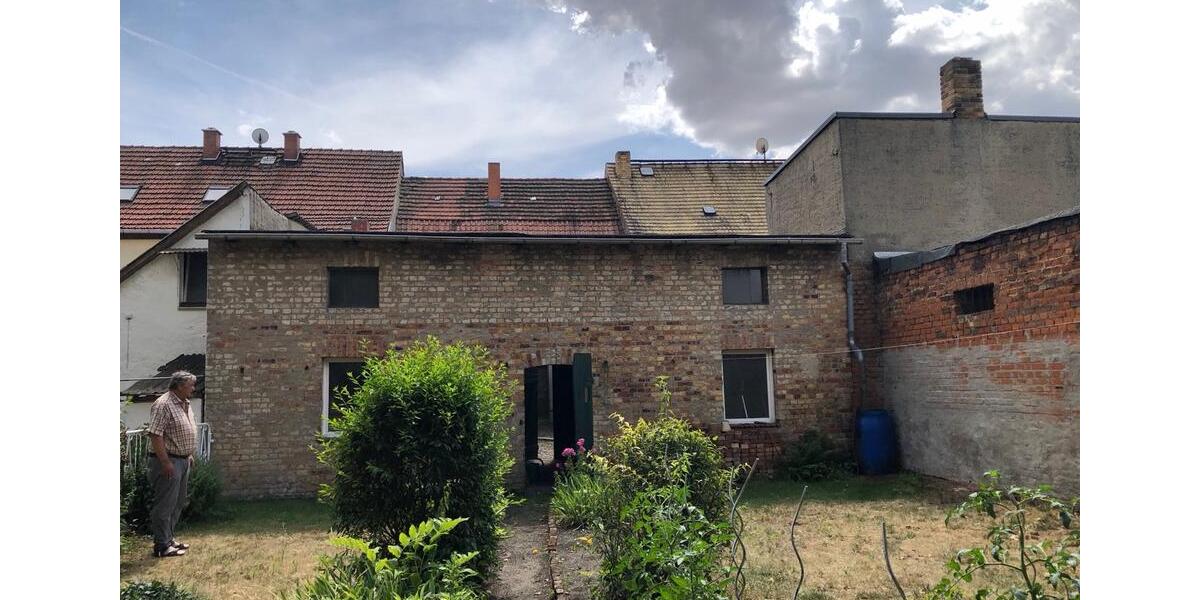 Reihenhaus Halle (Saale) - 10 Zimmer, 135 m&sup2;, 400&euro; | Angebot:25616087