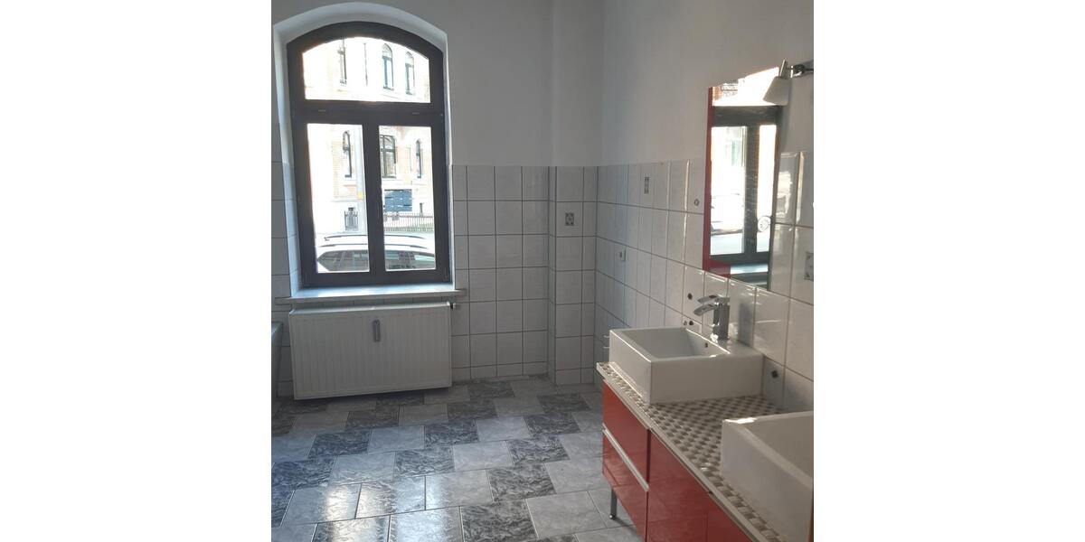 Erdgeschoßwohnung Plauen Bahnhofsvorstadt - 4 Zimmer, 110 m&sup2;, 605&euro; | Angebot:26533102