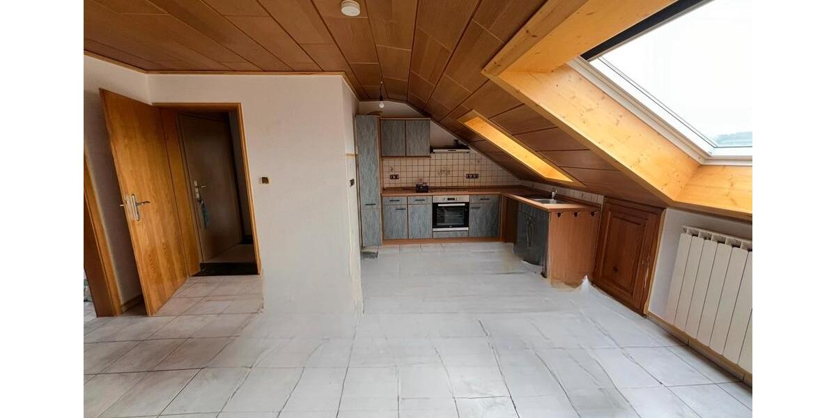 Dachgeschoßwohnung Erlenbach bei Marktheidenfeld - 3 Zimmer, 86 m&sup2;, 750&euro; | Angebot:25321405