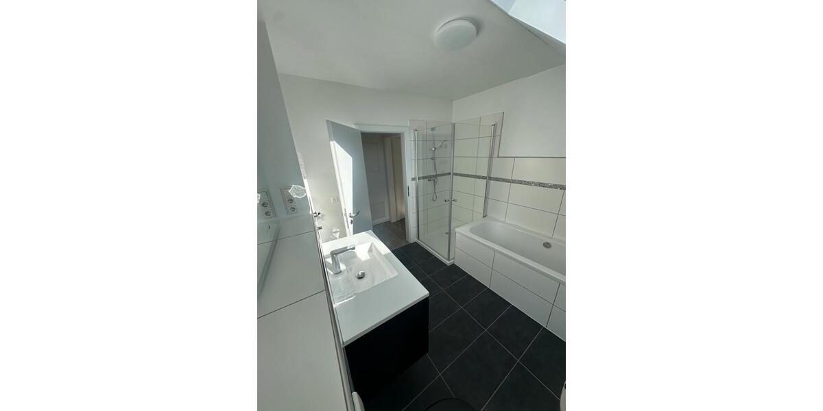 Etagenwohnung Magdeburg Alt Olvenstedt - 3 Zimmer, 90 m&sup2;, 1.000&euro; | Angebot:26463262