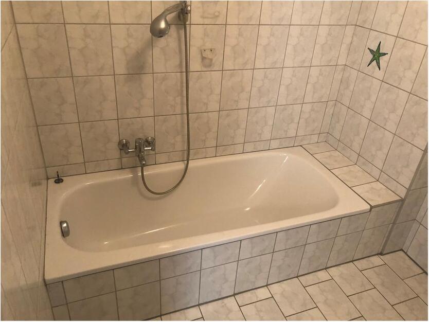 Moderne 2-Zimmer-Dachgeschoßwohnung mit Einbauküche und Balkon - zentral gelegen in Gunzenhausen