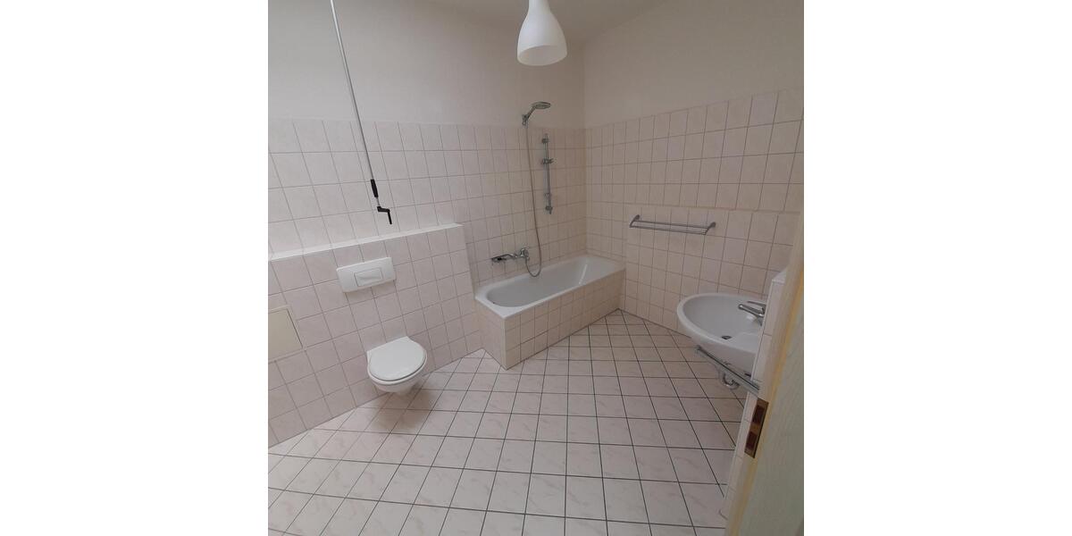 Dachgeschoßwohnung Magdeburg - 3 Zimmer, 105 m&sup2;, 700&euro; | Angebot:20606585