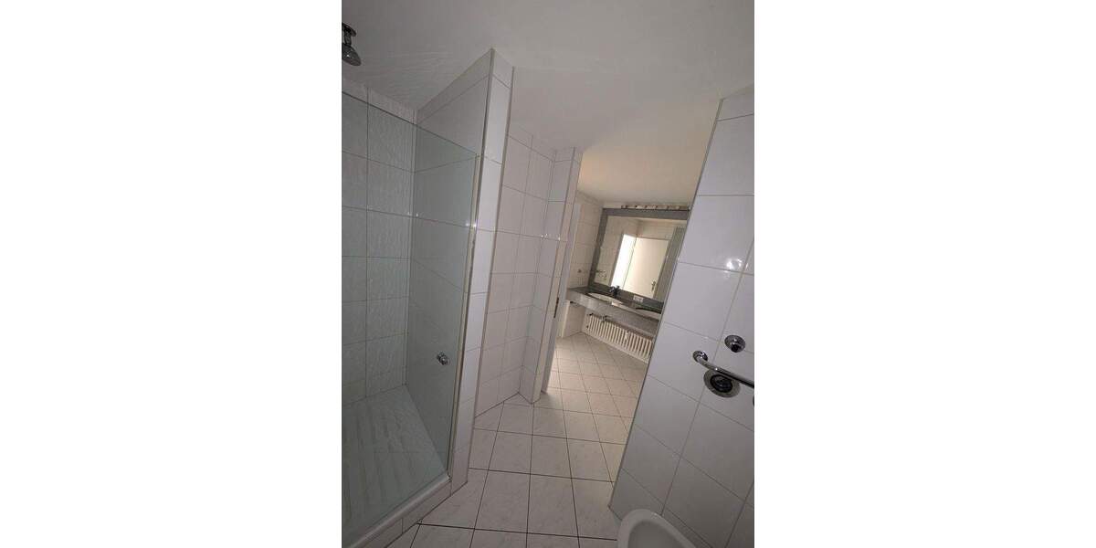 Etagenwohnung Baden-Baden Innenstadt - 3 Zimmer, 90 m&sup2;, 1.100&euro; | Angebot:25096076