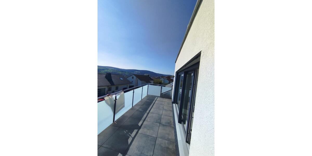 Dachgeschoßwohnung Obernburg am Main - 4 Zimmer, 113 m&sup2;, 1.440&euro; | Angebot:25432034