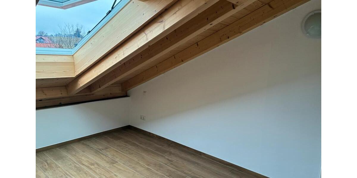 Dachgeschoßwohnung Weilheim in Oberbayern - 2 Zimmer, 53 m&sup2;, 1.035&euro; | Angebot:25005343