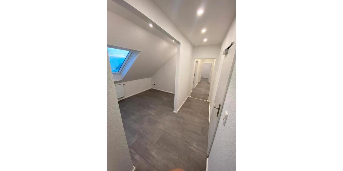 Dachgeschoßwohnung Schwanewede - 4 Zimmer, 103 m&sup2;, 1.050&euro; | Angebot:25948846