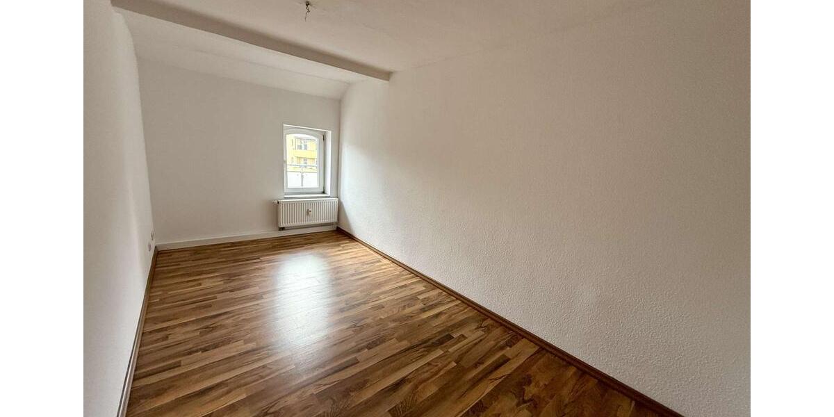 Etagenwohnung Döbeln - 4 Zimmer, 121 m&sup2;, 800&euro; | Angebot:26183314
