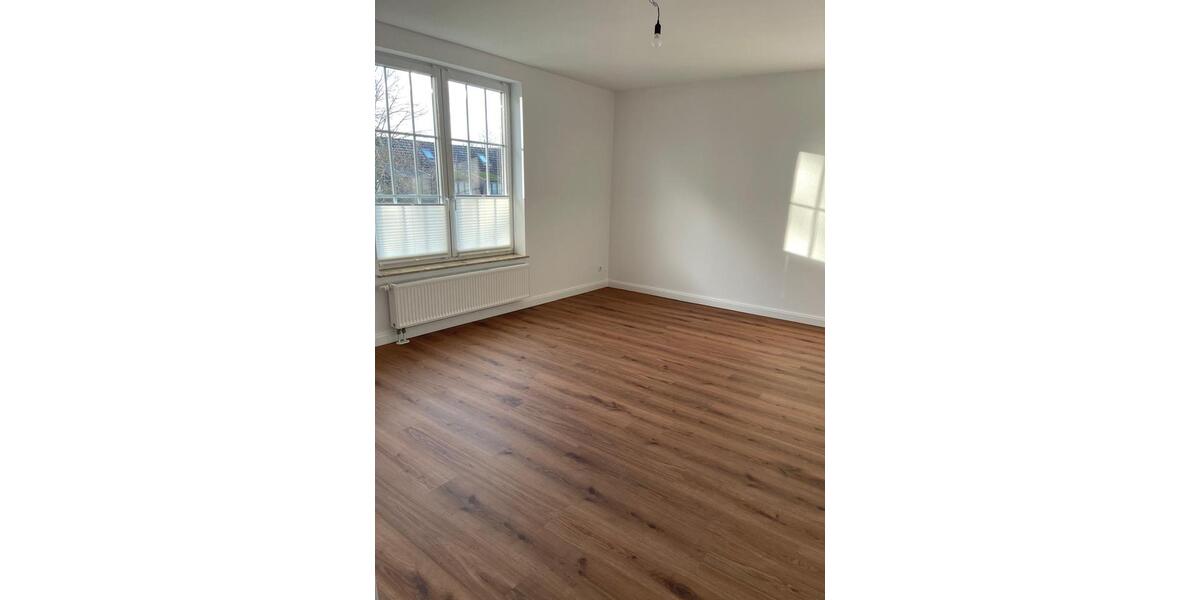 Frisch sanierte 120 qm Wohnung über zwei Etagen 3 zimmer