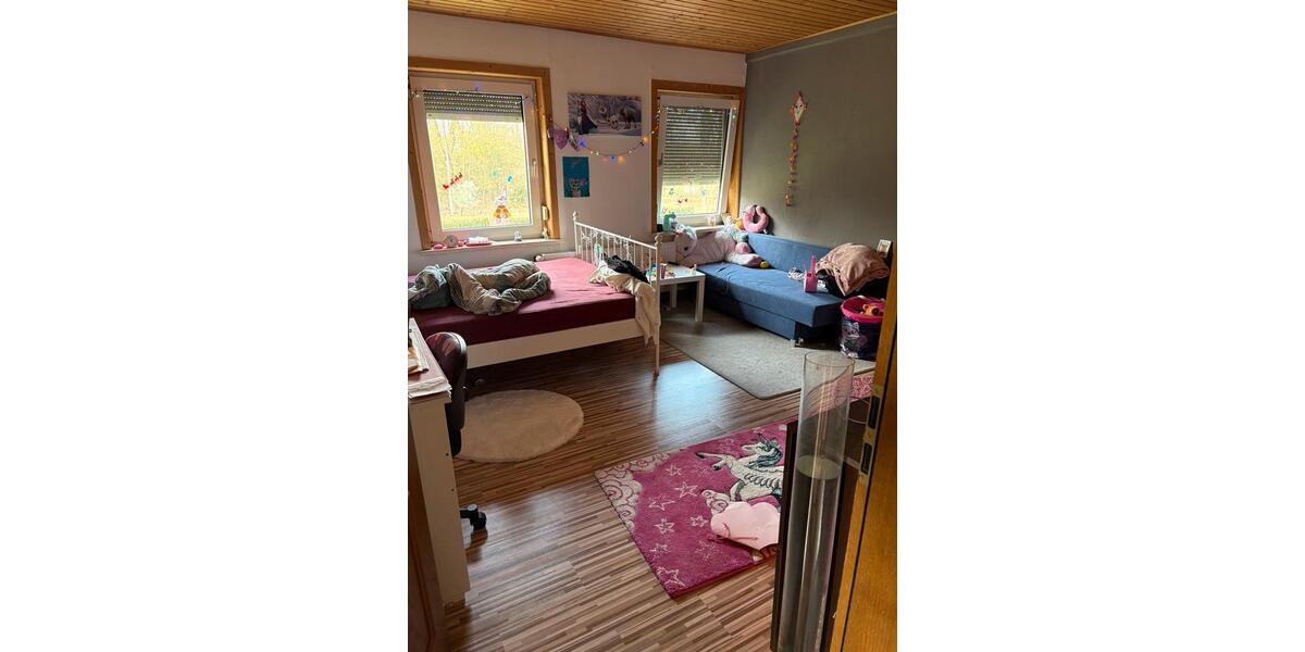 Dachgeschoßwohnung Adelheidsdorf - 4 Zimmer, 100 m&sup2;, 650&euro; | Angebot:26531170