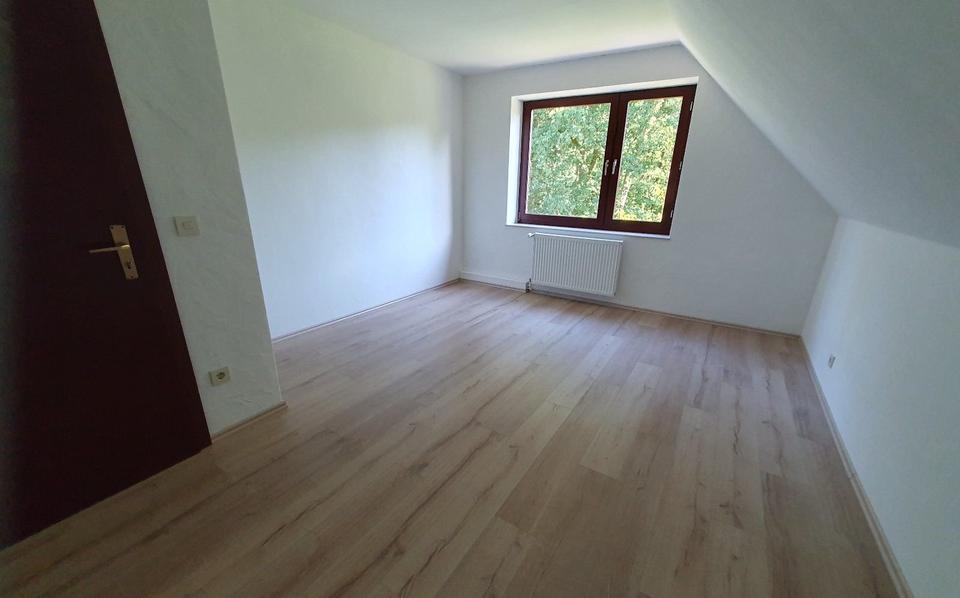 Dachgeschoßwohnung Soltau - 4 Zimmer, 94 m&sup2;, 900&euro; | Angebot:26572842