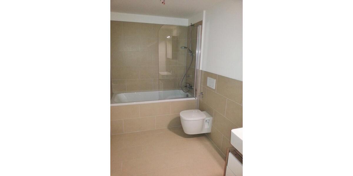 Etagenwohnung Offenbach am Main Hafen - 3 Zimmer, 79 m&sup2;, 1.210&euro; | Angebot:26680430