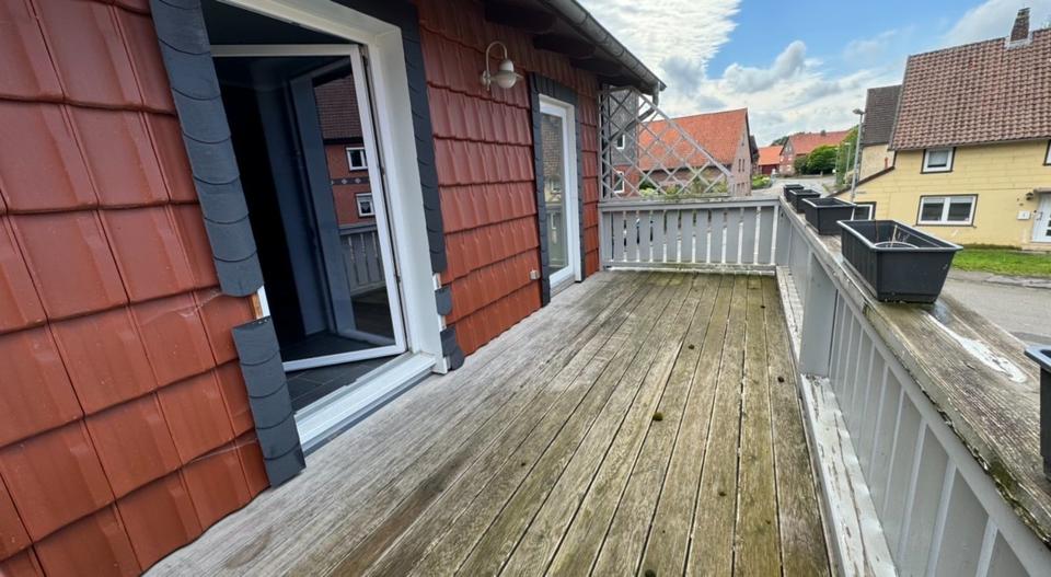 4-Zimmer Wohnung mit Balkon Einbauküche und separaten Eingang 4 zimmer