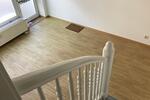 Die Gewerberäume befinden sich im Erdgeschoss eines Mehrfamilienhauses.<br>Ein Raum liegt ebenerdig und ist von der Straße aus begehbar, hier ist auch eine große Fensterscheibe, was den Raum sehr... zimmer