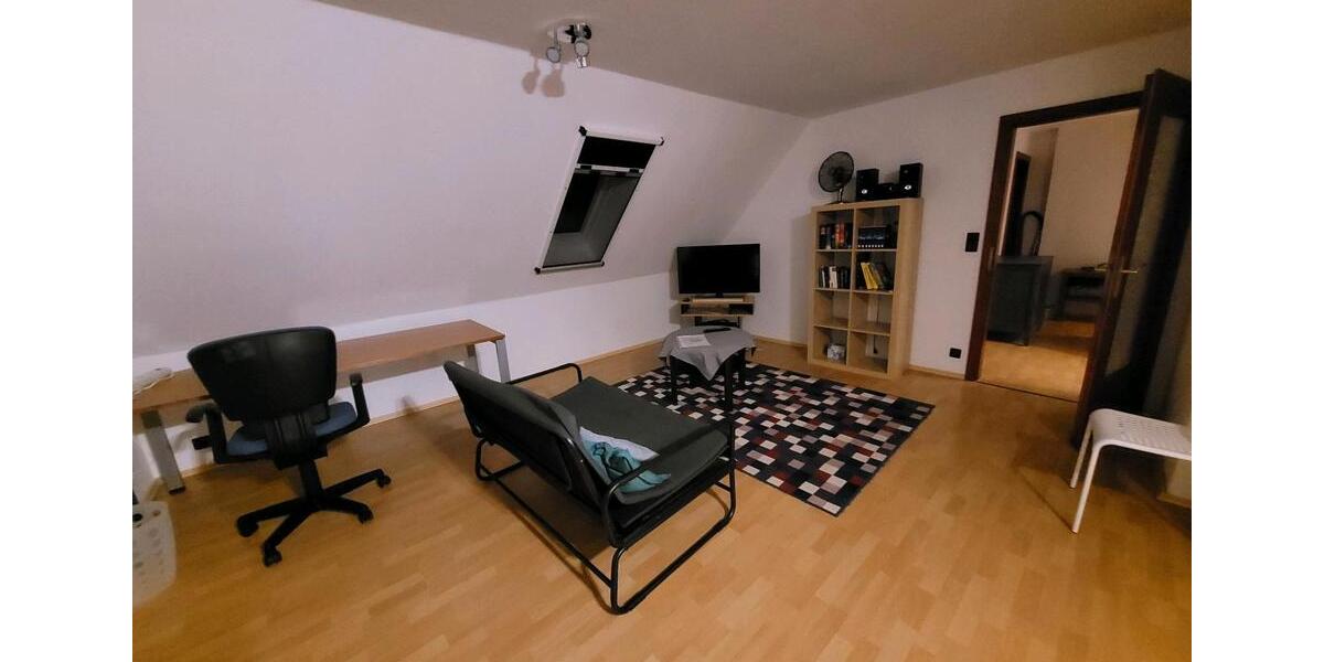 möbliertes ZimmerWohnung voll ausgestattet mit Schreibtisch 1 zimmer
