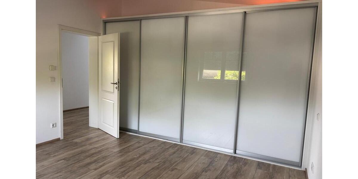 Dachgeschoßwohnung Gauting - 3 Zimmer, 129 m&sup2;, 1.800&euro; | Angebot:26645462