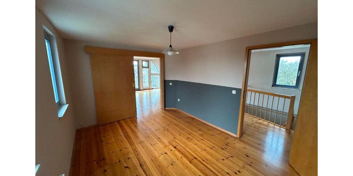 Etagenwohnung Schwalmstadt - 4 Zimmer, 105 m&sup2;, 1.000&euro; | Angebot:26373452