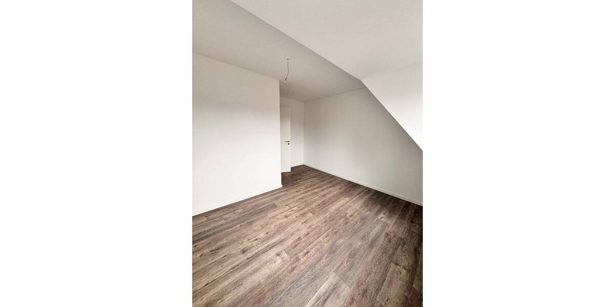 Reihenmittelhaus Bad Segeberg - 5 Zimmer, 104 m&sup2;, 1.700&euro; | Angebot:25743127