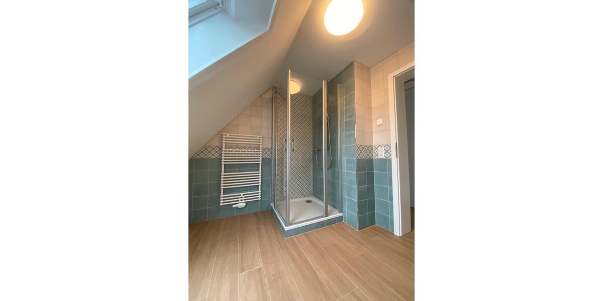 Dachgeschoßwohnung Karlsburg - 4 Zimmer, 94 m&sup2;, 1.100&euro; | Angebot:25408150