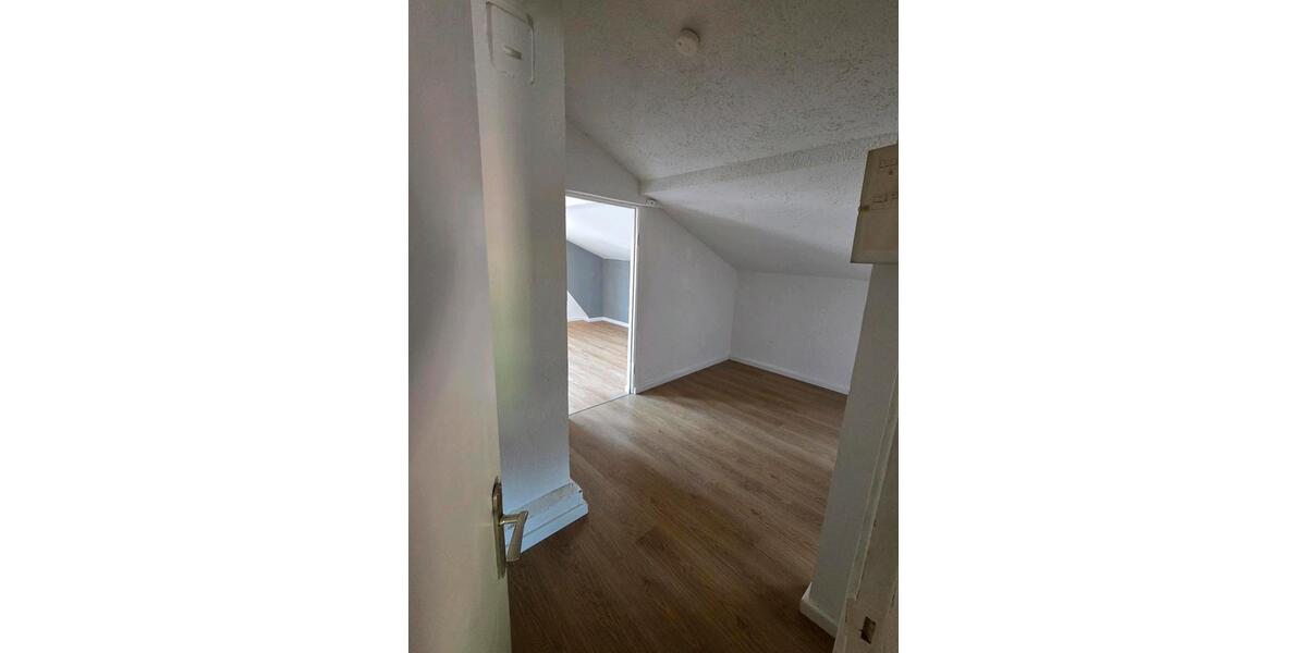 Dachgeschoßwohnung Lägerdorf - 3 Zimmer, 75 m&sup2;, 780&euro; | Angebot:25594898