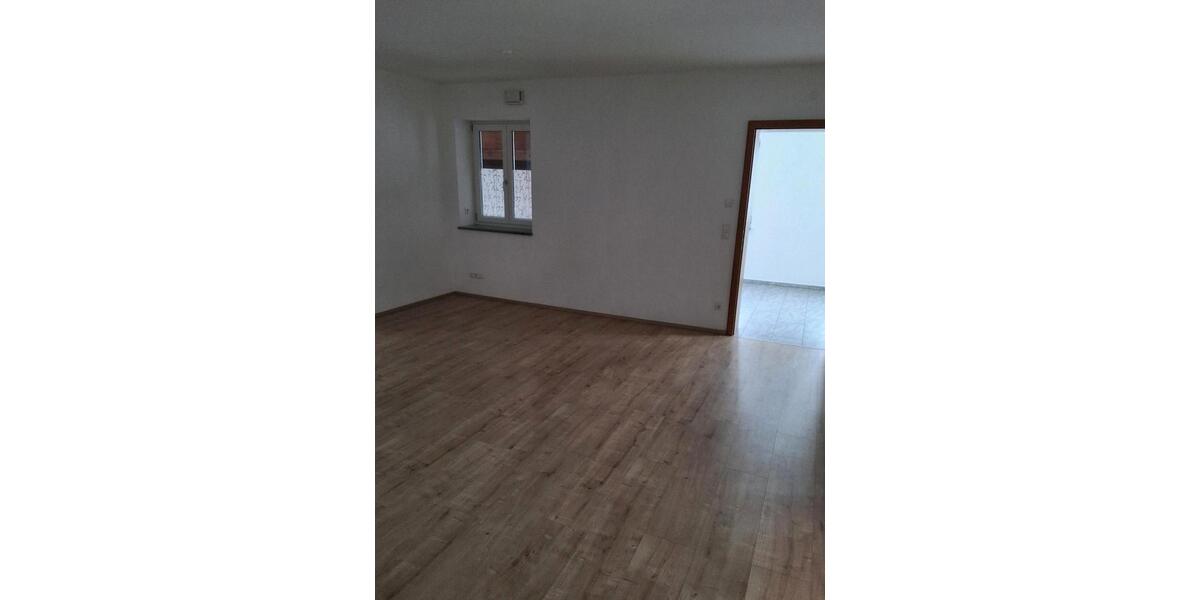 Etagenwohnung Oberviechtach - 2 Zimmer, 115 m&sup2;, 700&euro; | Angebot:24658291