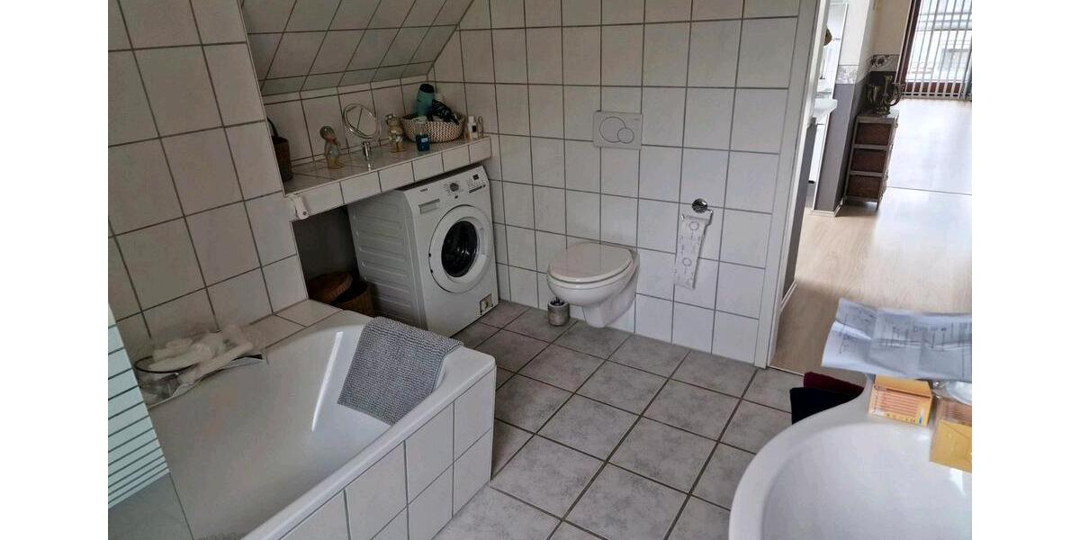 Dachgeschoßwohnung Bremerhaven Lehe - 2 Zimmer, 104 m&sup2;, 720&euro; | Angebot:26620955