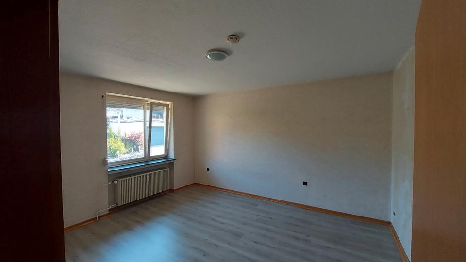 Etagenwohnung Baunatal - 3 Zimmer, 95 m&sup2;, 875&euro; | Angebot:26033428