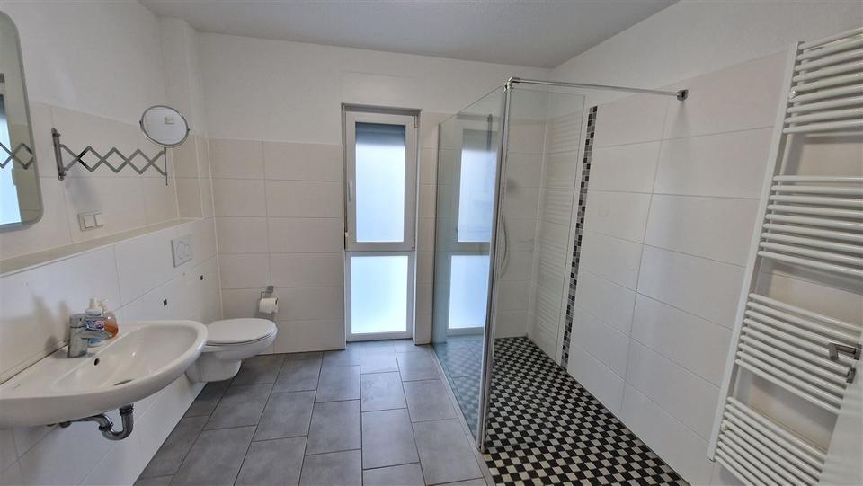 Erdgeschoßwohnung Schortens - 3 Zimmer, 86 m&sup2;, 650&euro; | Angebot:26441392