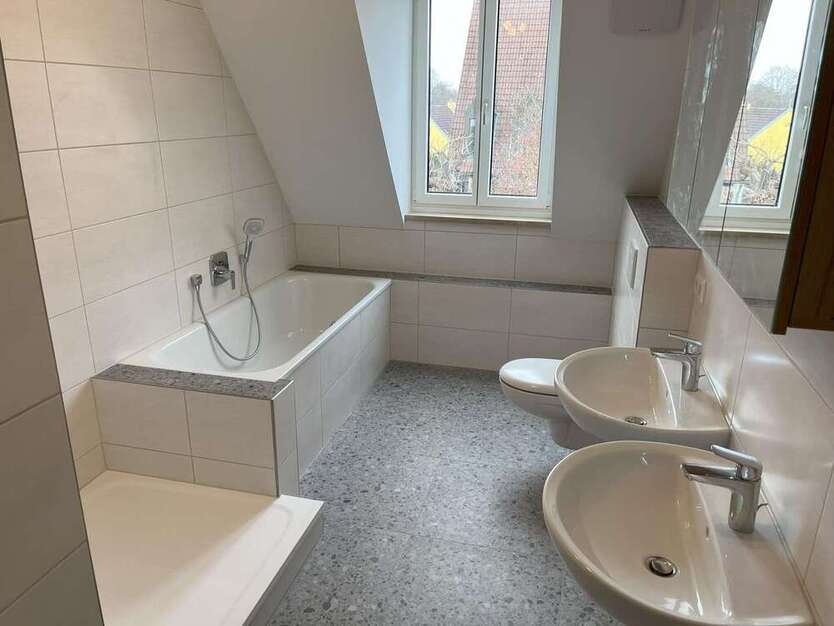 Wohnung zum Mieten in Augsburg 2.000 € 150 m²