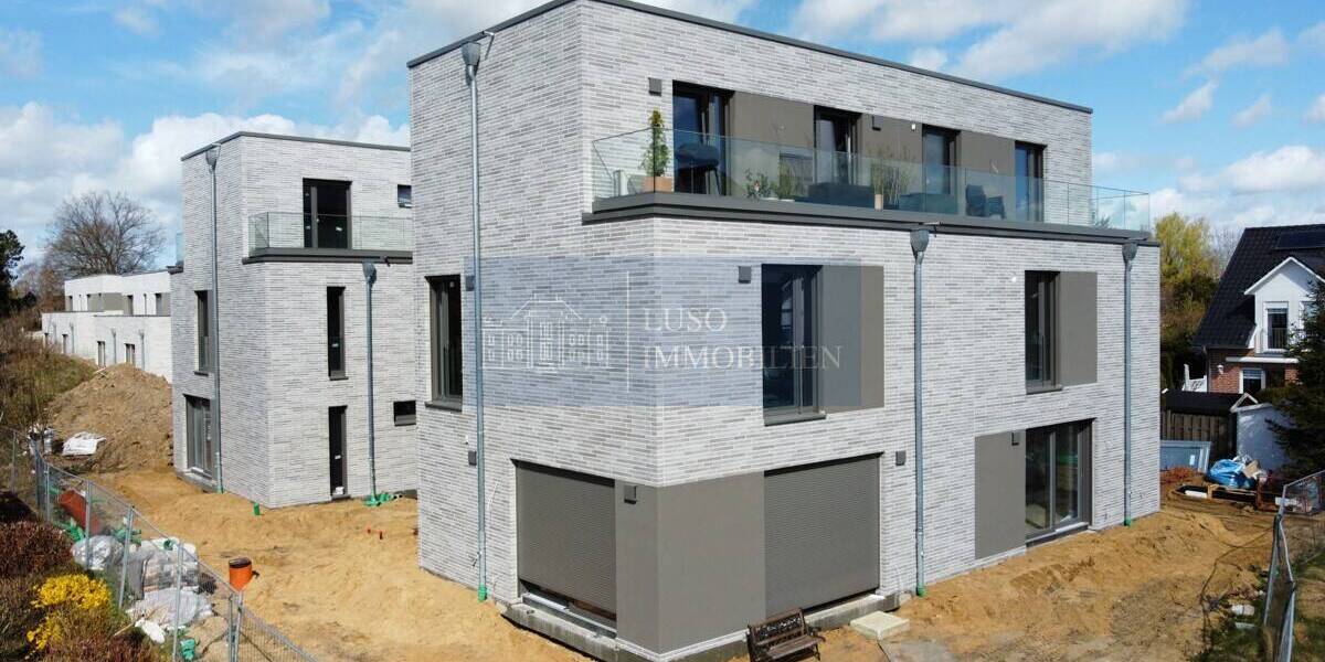 Doppelhaushälfte Hamburg Rissen - 4 Zimmer, 131 m&sup2;, 2.700&euro; | Angebot:26840744