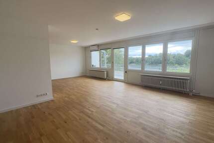 Wohnung Wiesbaden Biebrich - 3 Zimmer, 100 m&sup2;, 1.650&euro; | Angebot:26042929