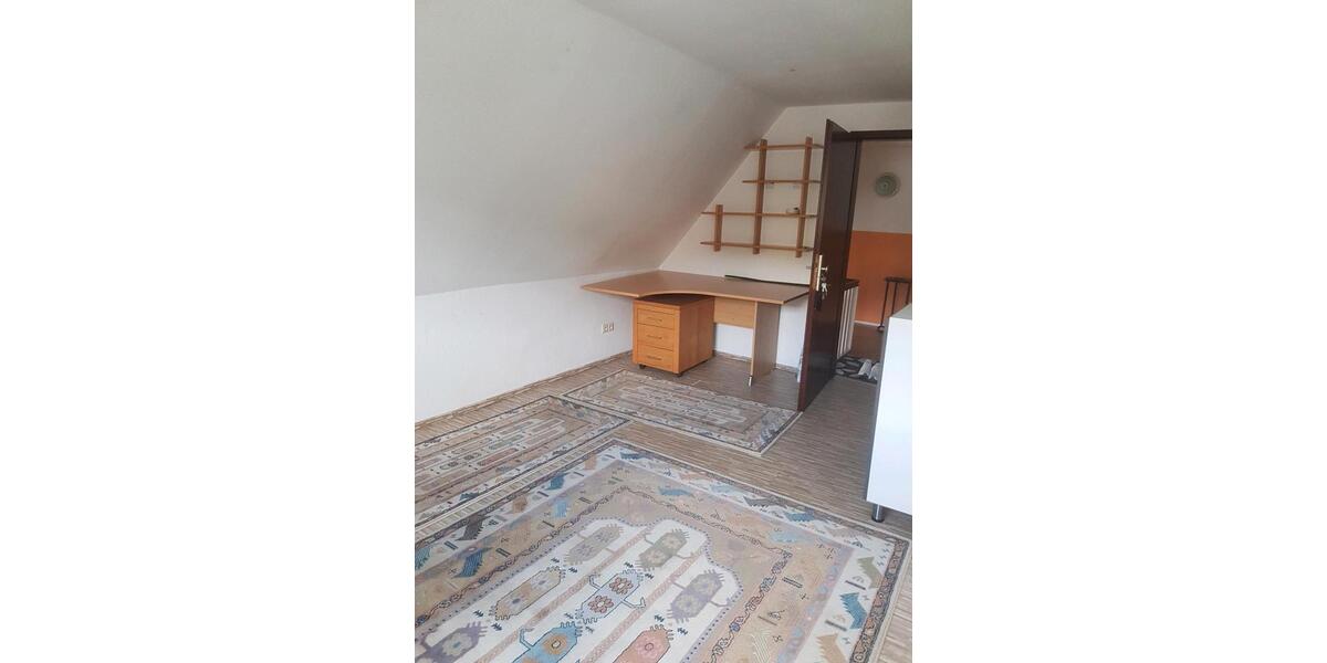 Dachgeschoßwohnung Siegen Weidenau - 1 Zimmer, 27 m&sup2;, 450&euro; | Angebot:25979626