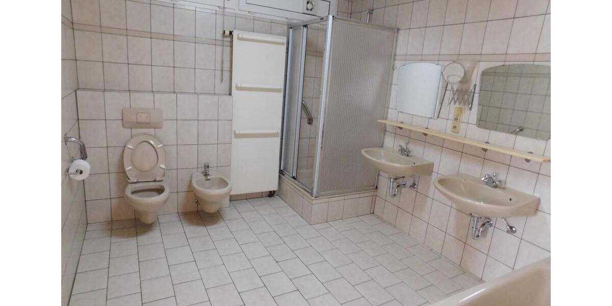 Etagenwohnung Wiesmoor - 4 Zimmer, 140 m&sup2;, 850&euro; | Angebot:26441402