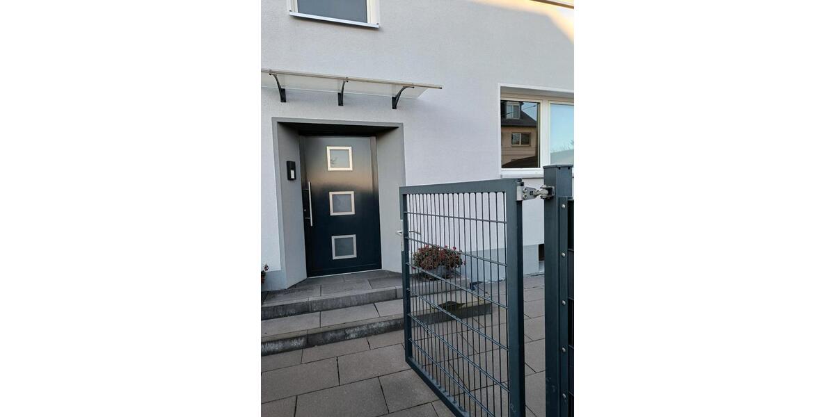Erdgeschoßwohnung Solingen Mitte - 1 Zimmer, 45 m&sup2;, 590&euro; | Angebot:26545965